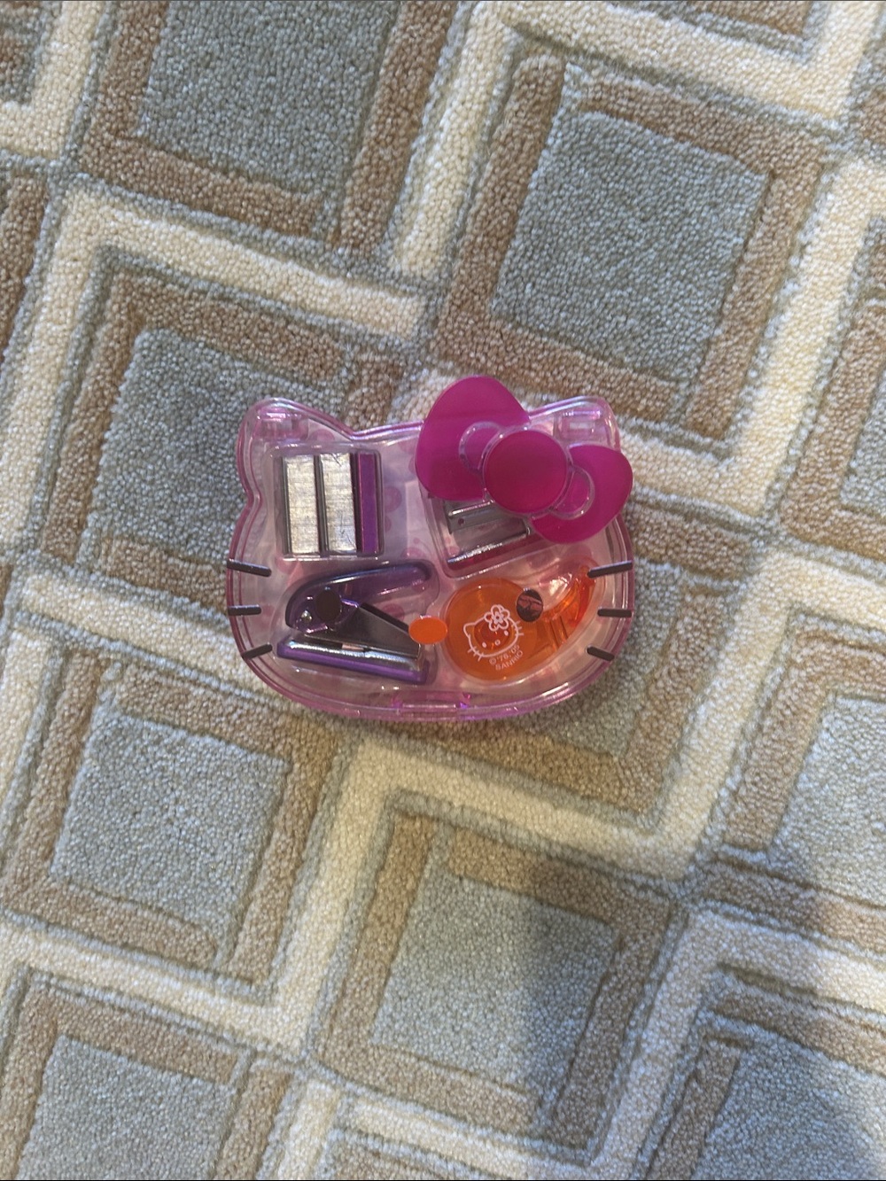 Pink Hello Kitty Shaped Mobile Accessory Kit (staples)